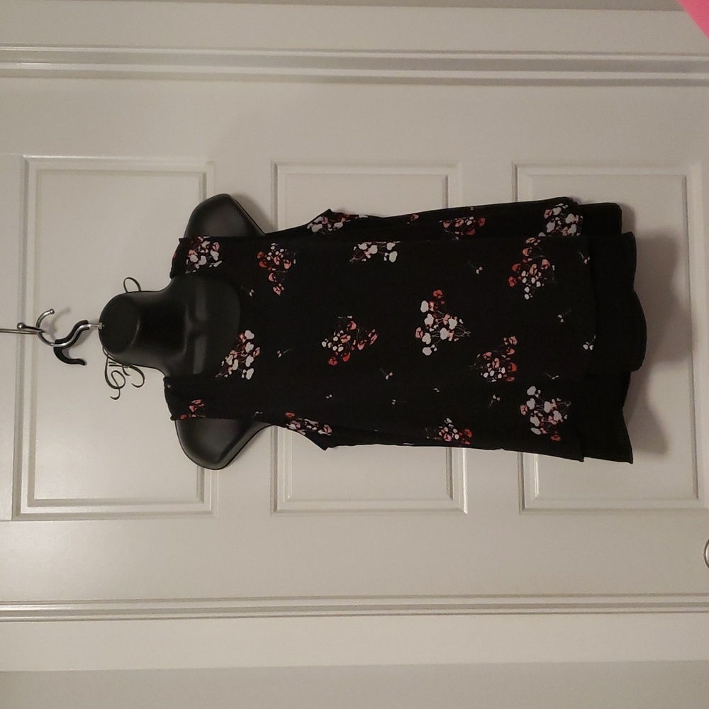 Rickis black & red top